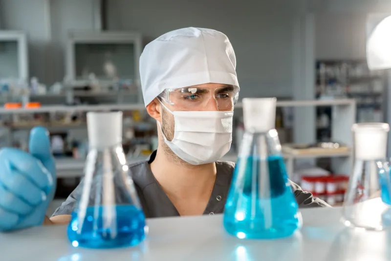 Leaving the Familiar: How Chemists Who Abandon Comfortable Networks Are Quietly Winning the Career Race